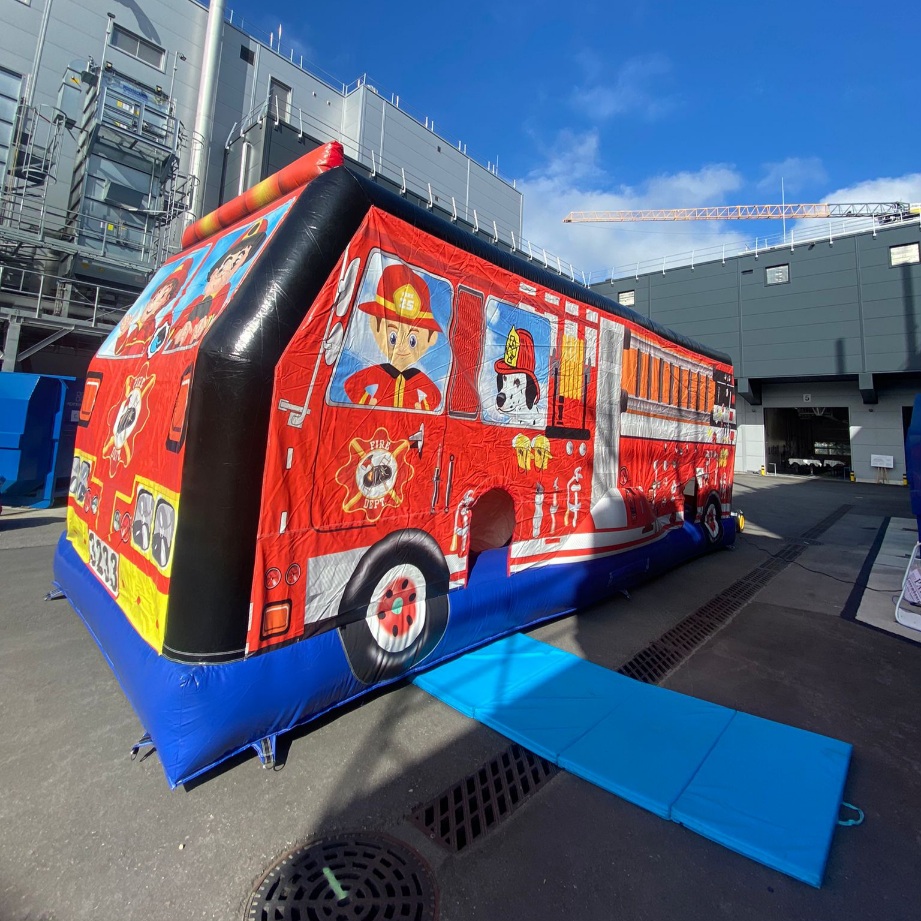 Hüpfburg Feuerwehrauto