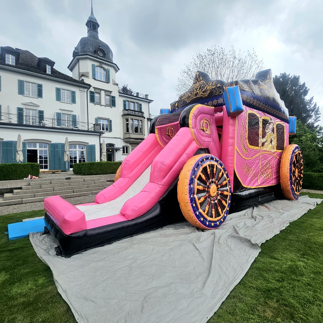 Hüpfburg Kutsche
